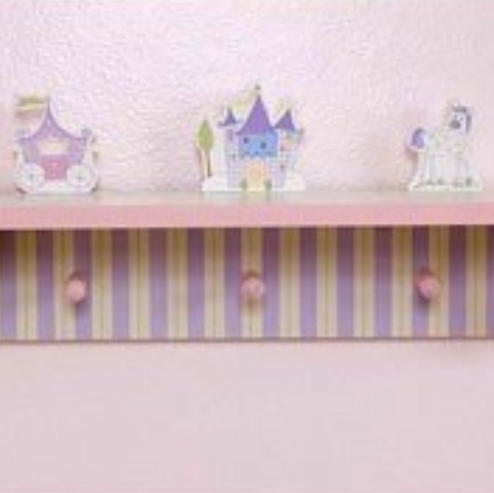 Kidsline Camelot room decor